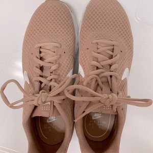 Cute Nike Air tennis shoes!